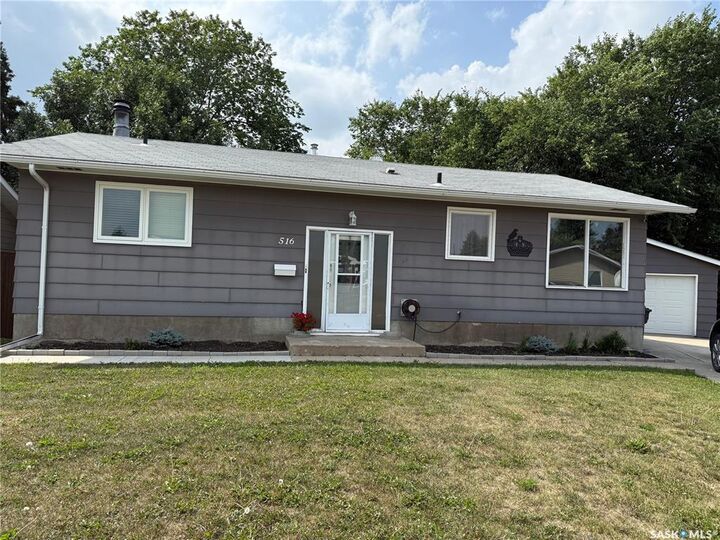 516 Canawindra Cove  Nipawin SK S0E 1E0 photo