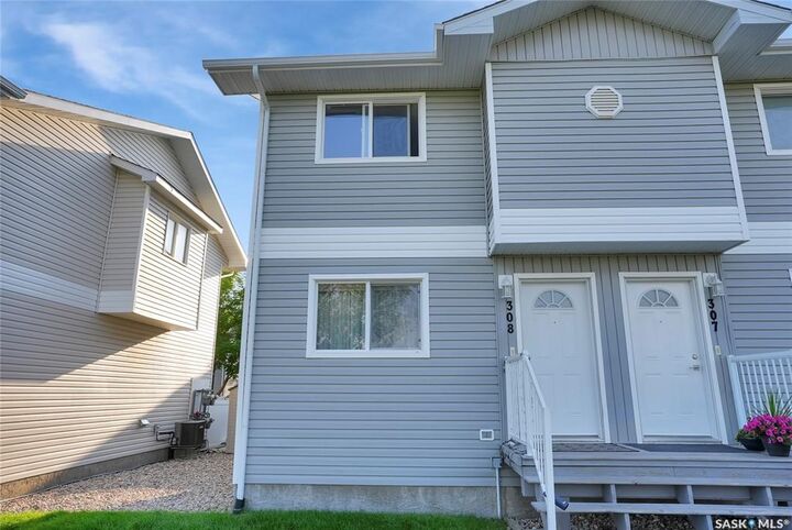 851 Chester Road 308  Moose Jaw SK S6J 0A4 photo