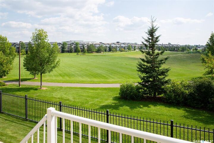 Property Photo:  315 Hampton Circle W 223  SK S7R 0J7 