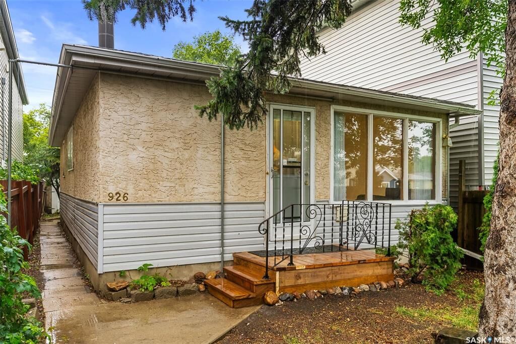 Property Photo:  926 Wallace Street  SK S4N 3Y5 