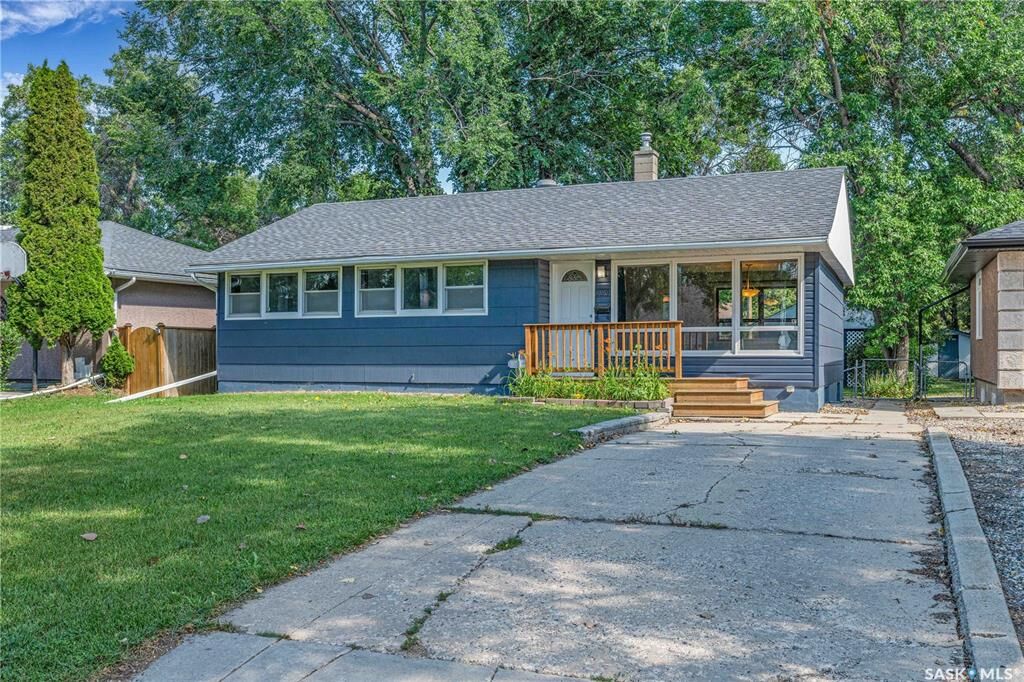 Photo de la propriété:  3519 Garner Avenue  SK S4S 1A3 