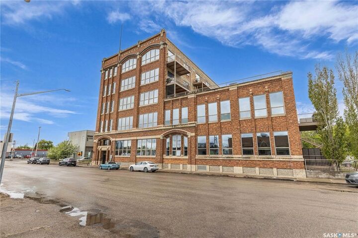 211 D Avenue N 404  Saskatoon SK S7L 1M7 photo