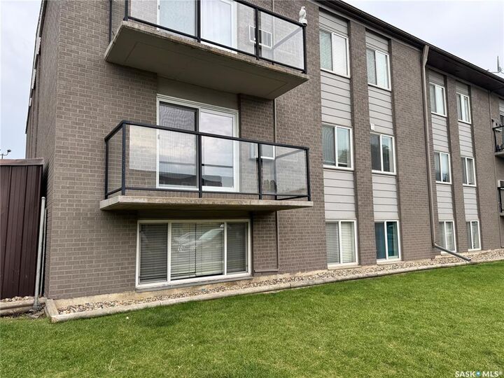 Property Photo:  2 Summers Place 17  SK S7H 3W4 