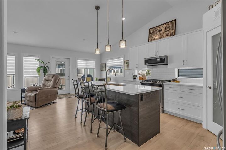 Property Photo:  435 Palmer Crescent 15  SK S0K 4S1 