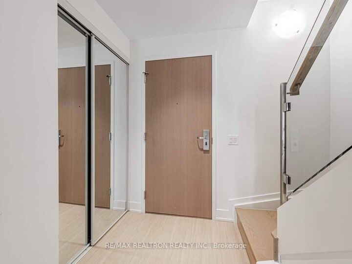 Photo de la propriété:  7 Grenville Street 513  ON M4Y 1A1 