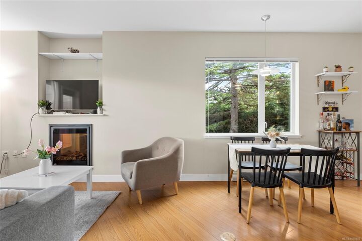 Property Photo: 4040 Borden St 204 BC V8X 2E9