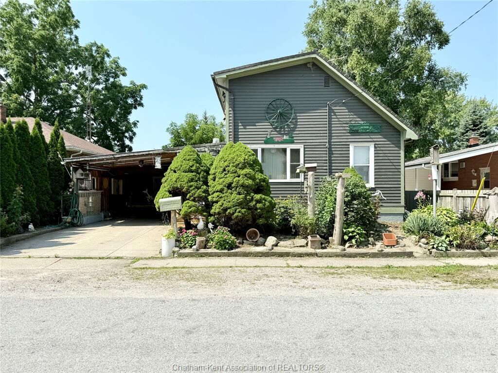 Property Photo: 419 Emily Street ON N8A 4K4