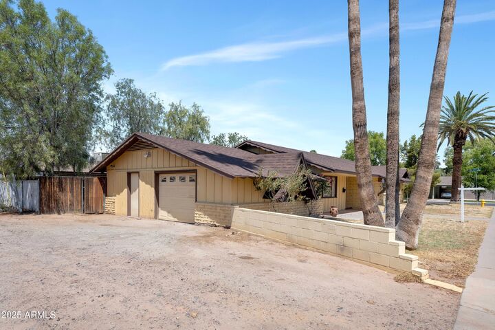 Property Photo:  501 W 17th Place  AZ 85281 