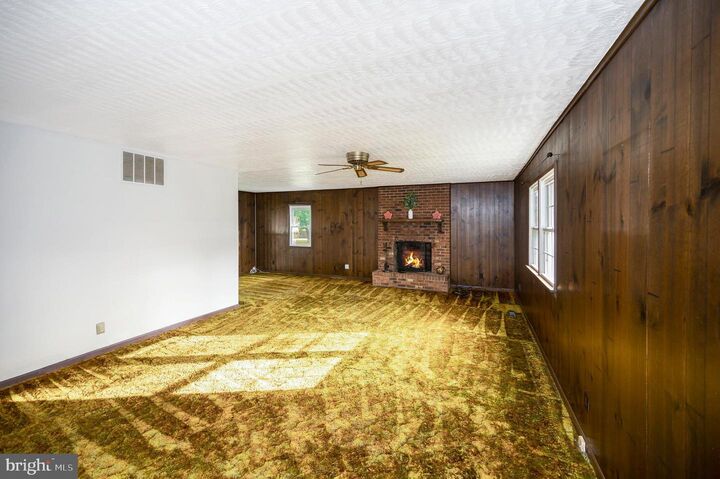 Property Photo: 205 Hamilton Street VA 22408