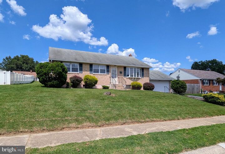 Property Photo: 2505 Faulkland Road DE 19808