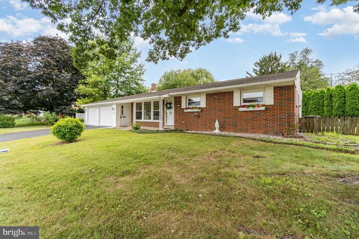 Property Photo: 1118 Apple Drive PA 17055