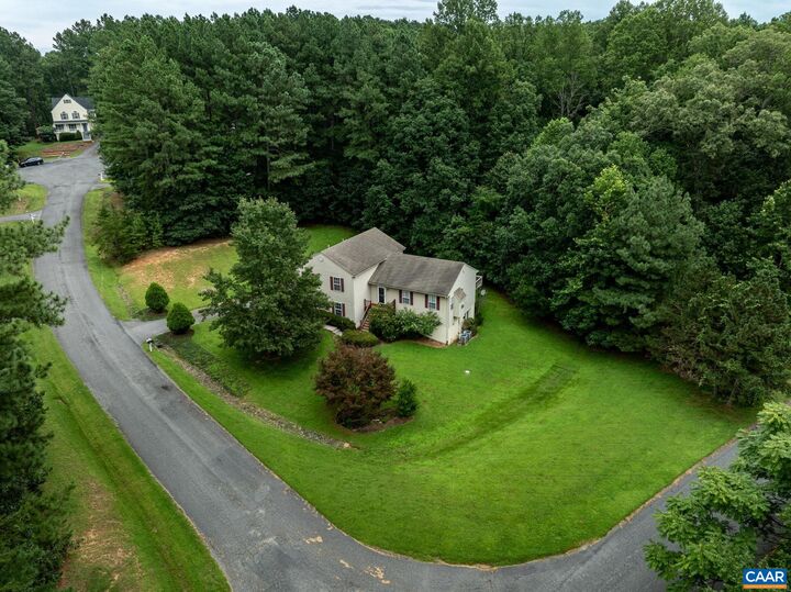 Property Photo:  26 Magnolia Ct  VA 22923 