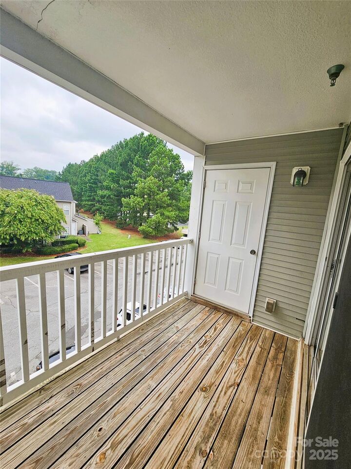 1162 Plaza Walk Drive  Charlotte NC 28215 photo