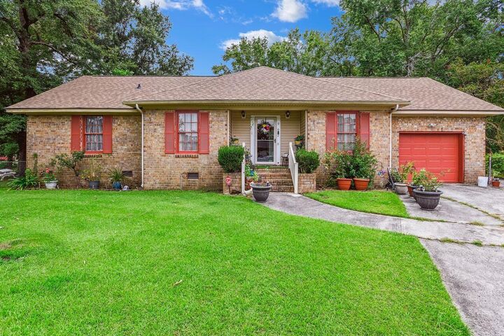 Property Photo:  902 Knee Pines Court  SC 29456 