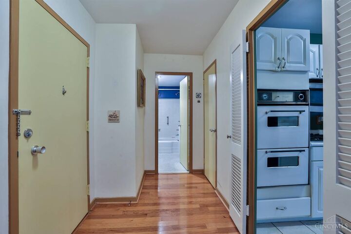 Property Photo:  2324 Madison Road  OH 45208 