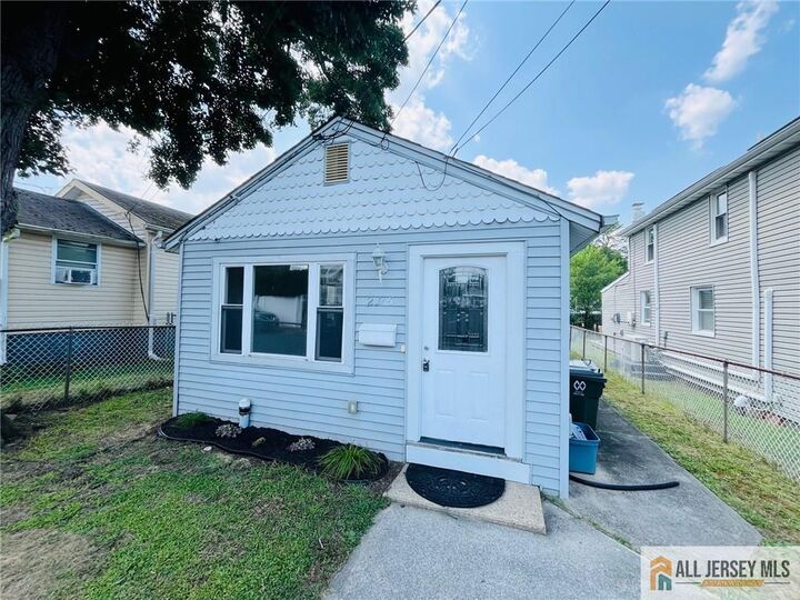 Property Photo:  295 Norwood Avenue  NJ 08879 