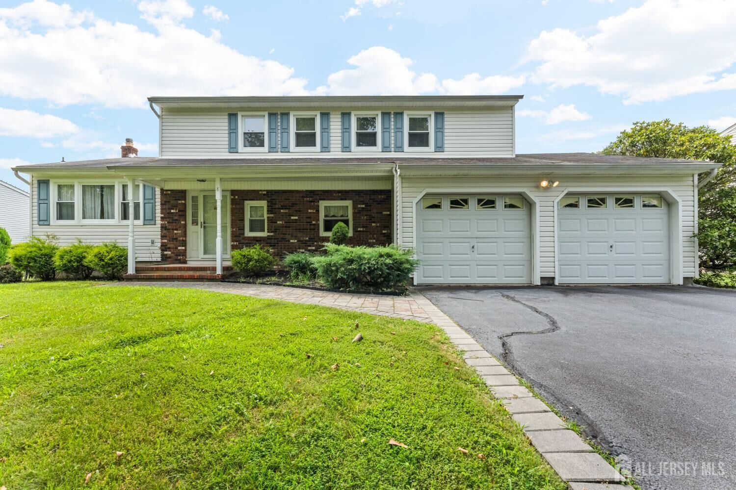 Property Photo:  8 Peter Avenue  NJ 08824 
