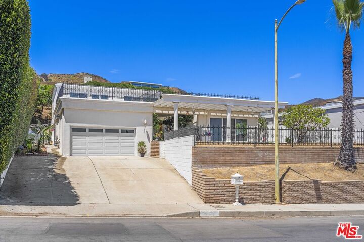 Property Photo: 16647 Charmel Ln CA 90272
