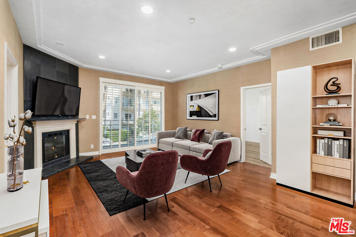 Property Photo:  117 S Clark Dr  CA 90048 
