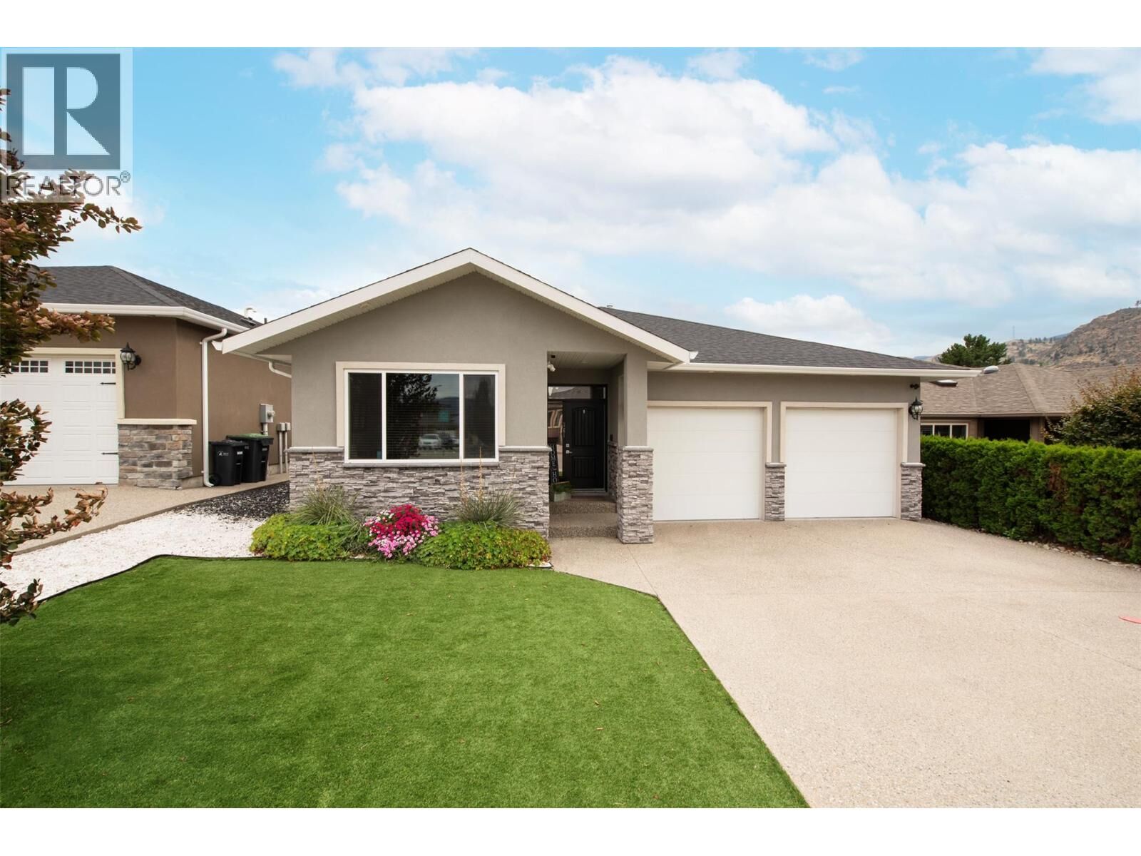 Property Photo:  361 Chardonnay Avenue  BC V0H 1T4 