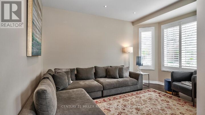 Property Photo:  375 Begonia Gardens  ON L6M 1L7 