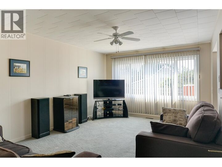 Property Photo: 31 Fulmar Street BC V8C 1T3