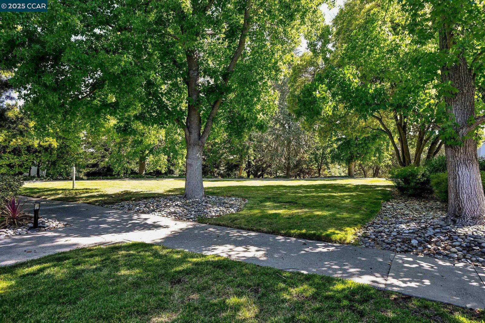 Property Photo: 1300 Rockledge 2 CA 94595