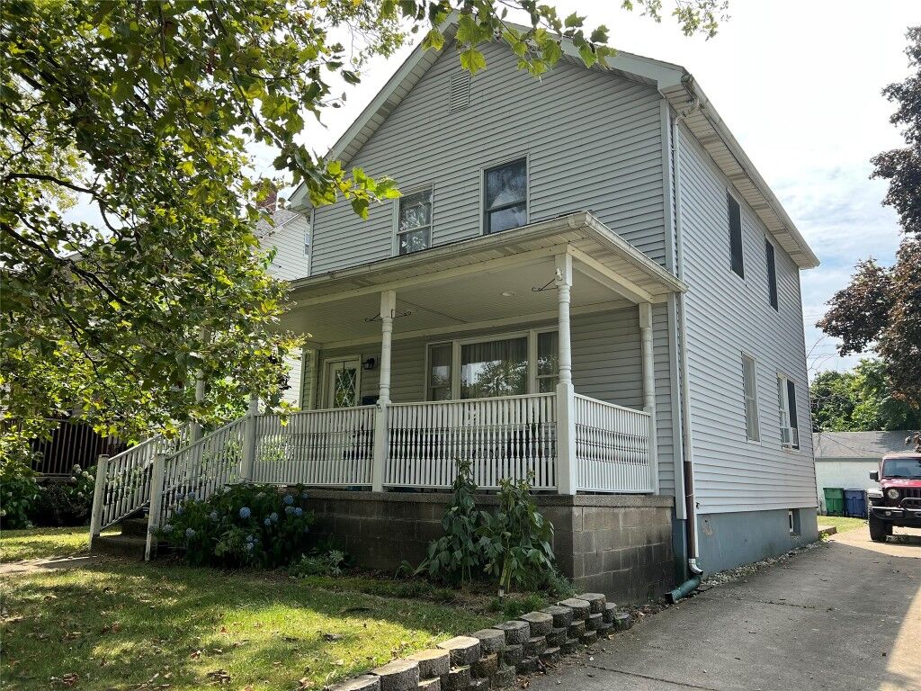 Property Photo:  1048 Smithson Avenue  PA 16511 