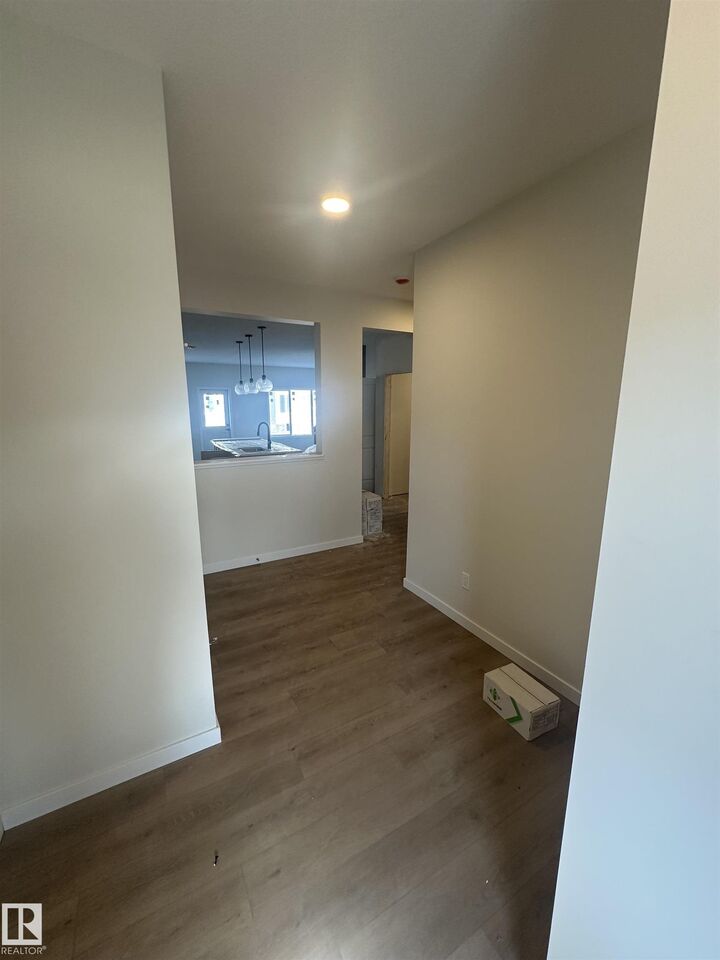 Photo de la propriété:  9104 Elves Loop NW  AB T6M 3G2 