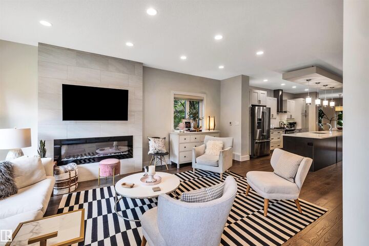 Property Photo:  10925 127 Street NW  AB T5M 0S8 