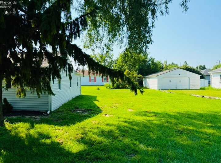 Property Photo:  516 Woodlawn Avenue  OH 44870 