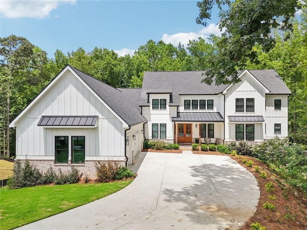 Property Photo:  2131 May Court  GA 30549 