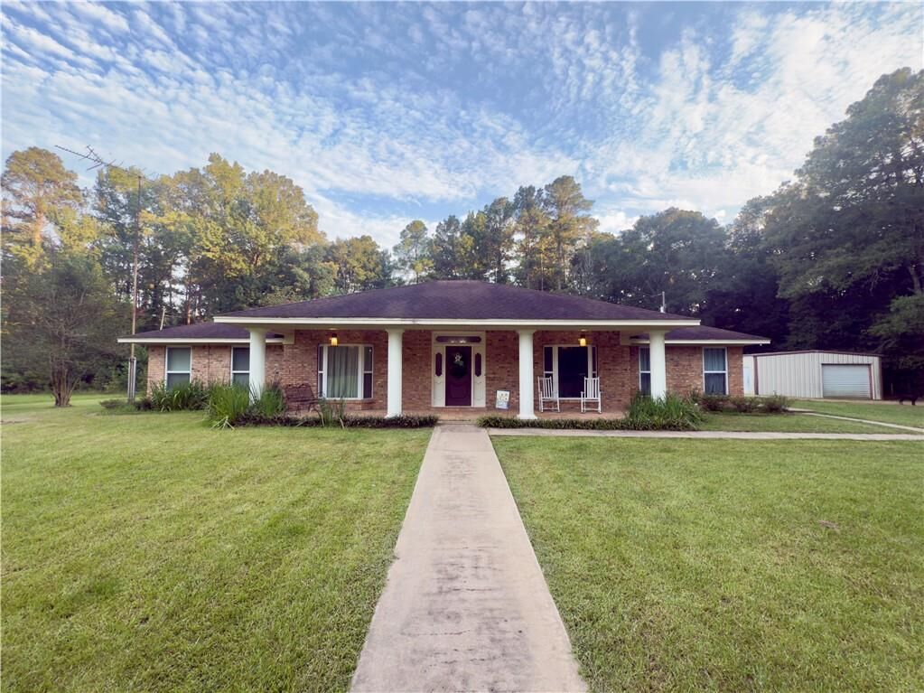 Property Photo: 173 Moffett Road LA 71342