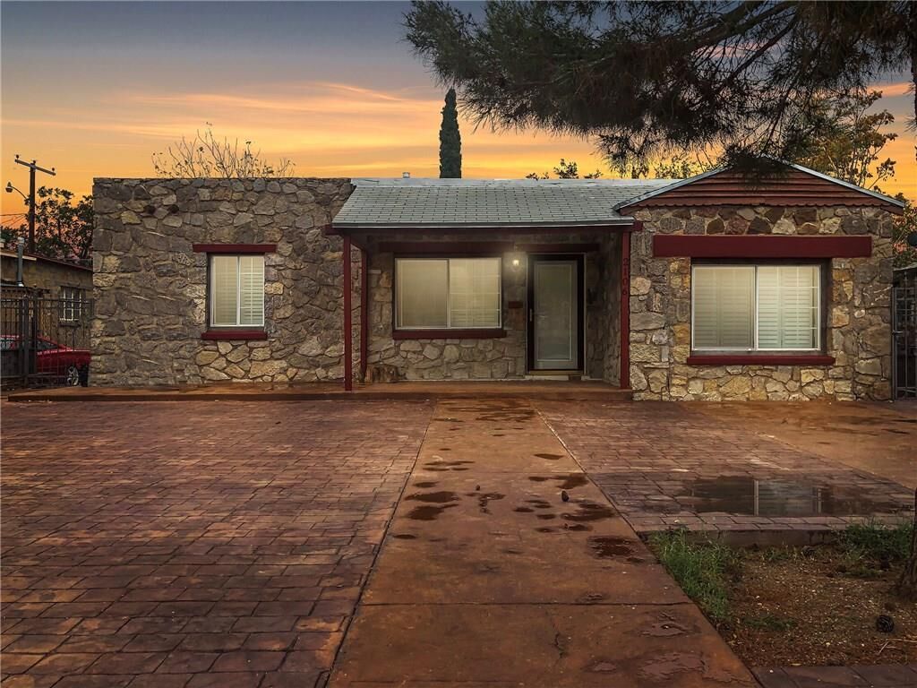 Property Photo:  2106 Arizona Avenue  TX 79930 