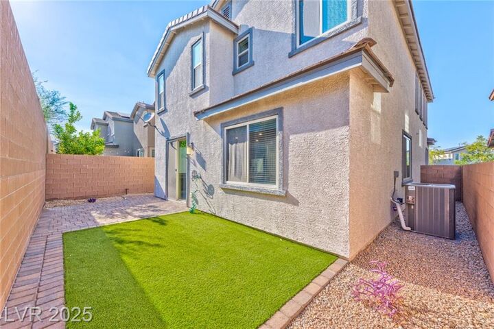 Property Photo: 3215 Gardenia Falls Court NV 89052