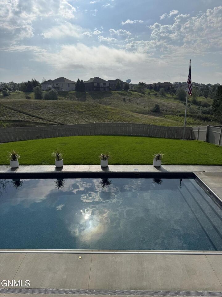 Property Photo: 1217 Eagle Crest Loop ND 58503