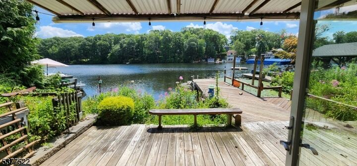 Property Photo:  7 Lakeview Trl  NJ 07821 
