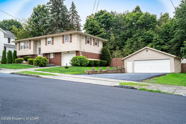 Property Photo: 69 Nicholson Street PA 18702
