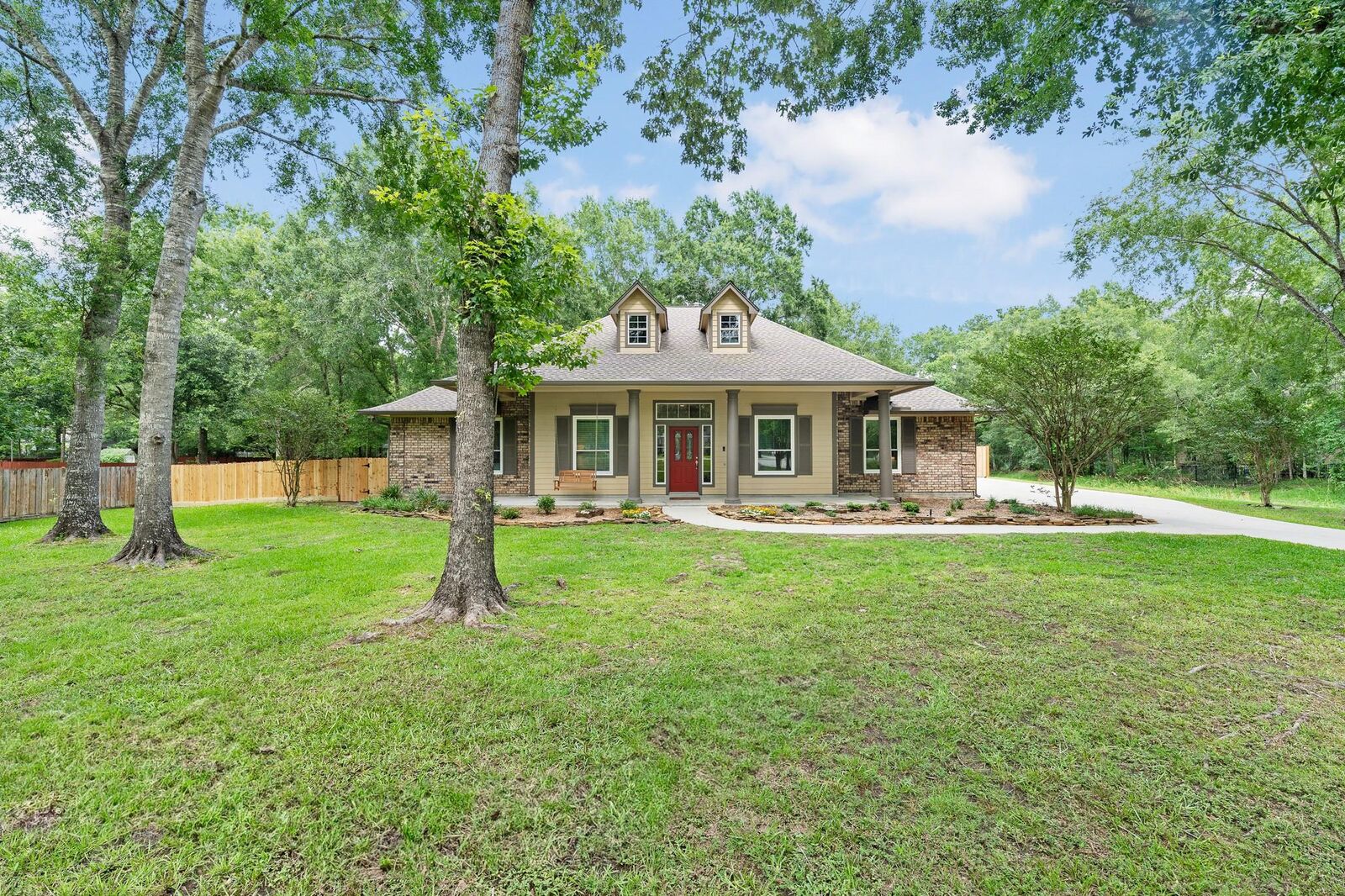 Property Photo: 11710 Creek View Lane TX 77385