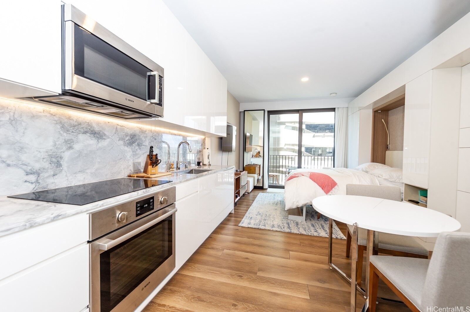 Property Photo:  987 Queen Street 606  HI 96814 