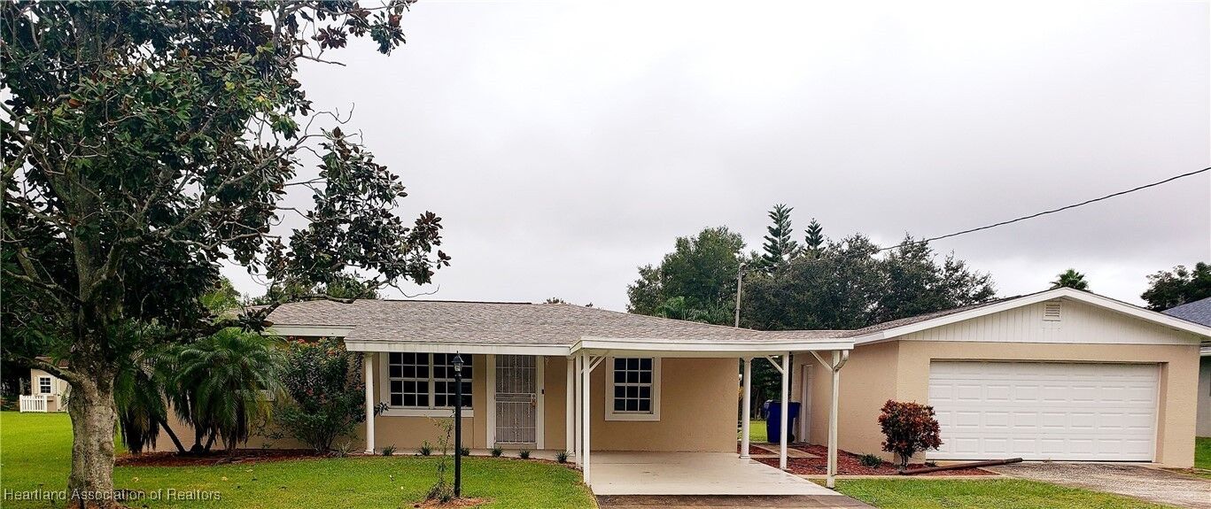 Property Photo:  1722 Amber Lane  FL 33852 