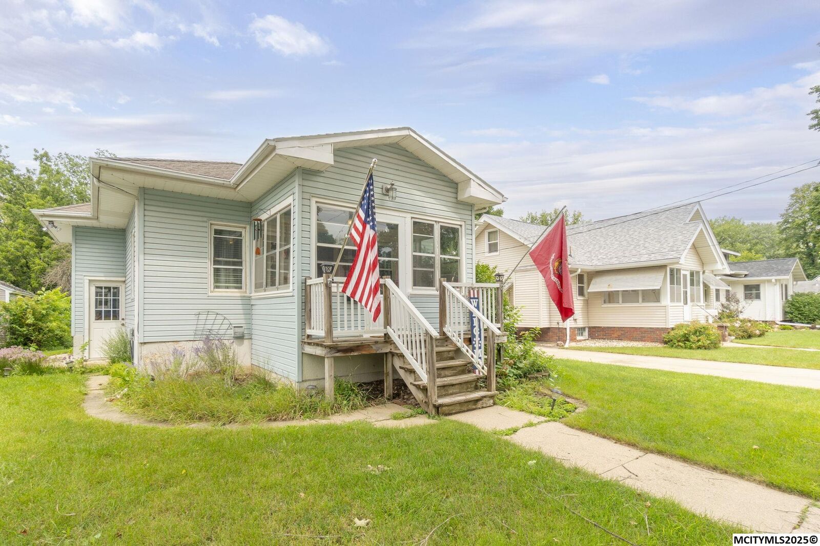 Property Photo:  227 N Crescent Dr  IA 50401 