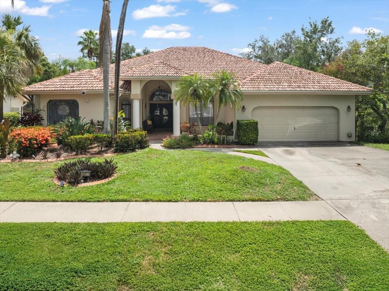 Property Photo:  12905 Cinnimon Place  FL 33624 