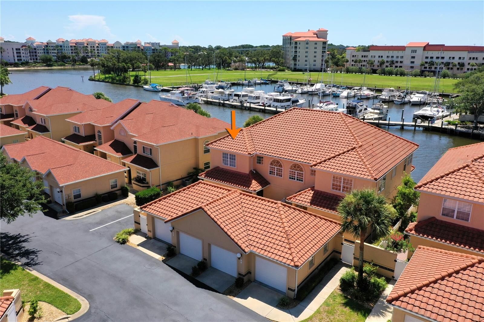 Property Photo:  4 Marina Point Place  FL 32137 