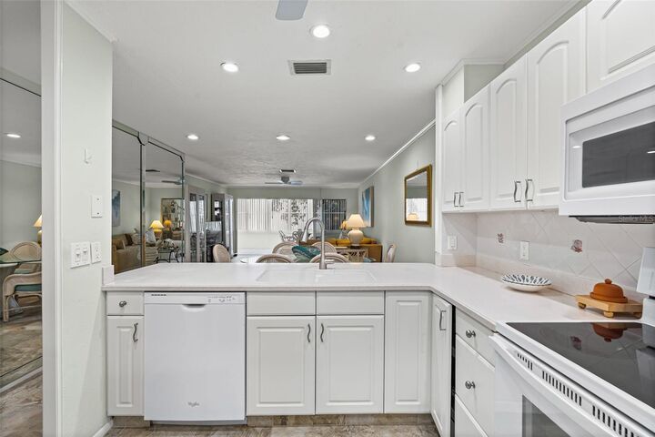 Property Photo:  1255 E Peppertree Drive 201  FL 34242 