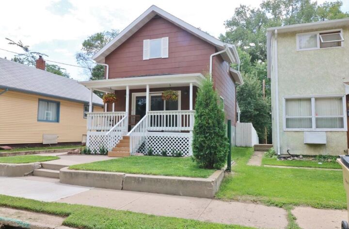 Property Photo: 1 8th Ave. NW ND 58703