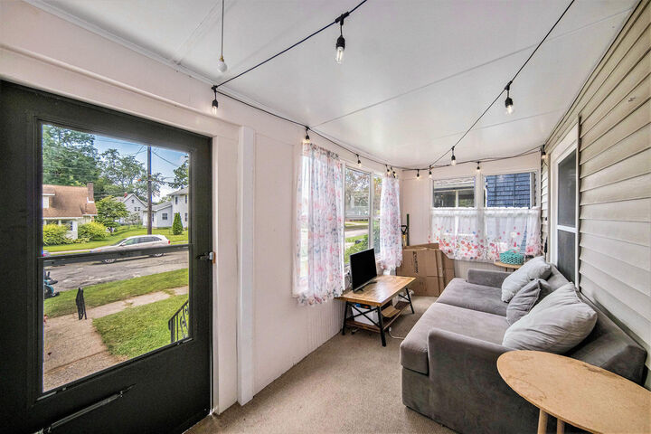 Property Photo: 113 S Webster Street MI 49203