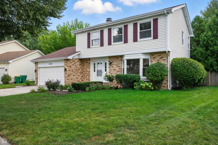 Property Photo: 1113 Lockwood Drive IL 60089