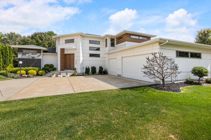 Property Photo:  4700 Chestnut Grove Drive  IL 61822 