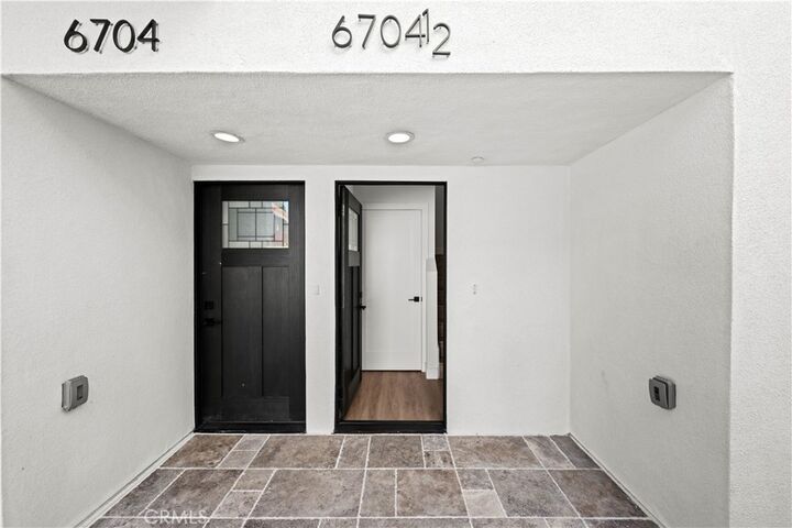 Property Photo:  6704 1/2 Kester Avenue  CA 91405 